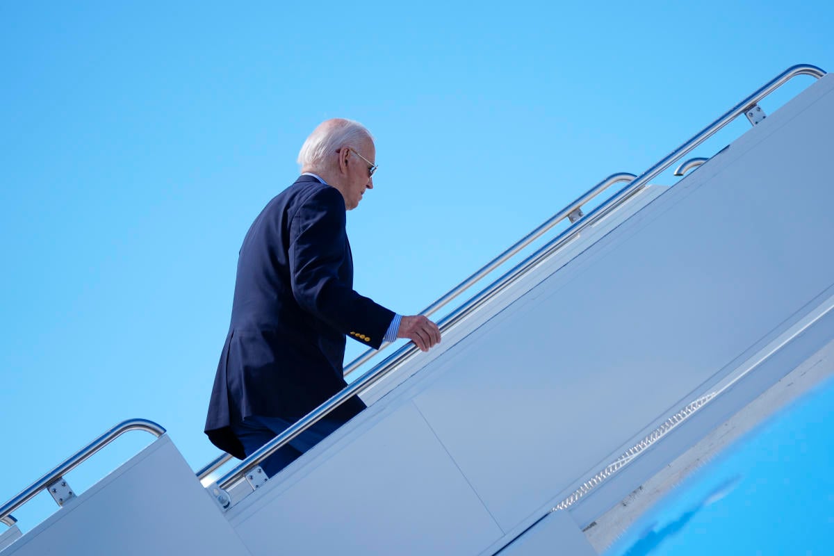 FACT FOCUS: Online reports falsely claim Biden suffered a ‘medical emergency’ on Air Force One