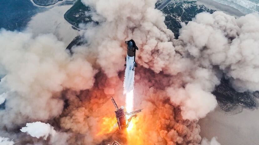 Bezos vs. Musk: Blue Origin Files Complaint Over SpaceX’s Florida Launch Plans