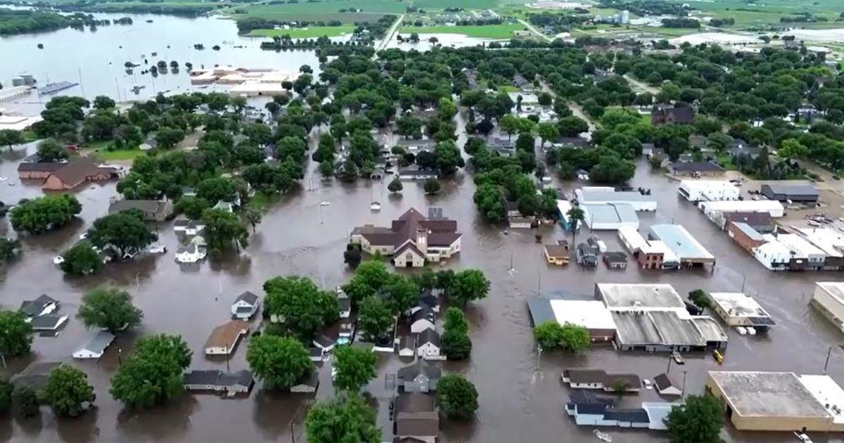 Deadly Midwest floods set to continue as mid-Atlantic heat heads south