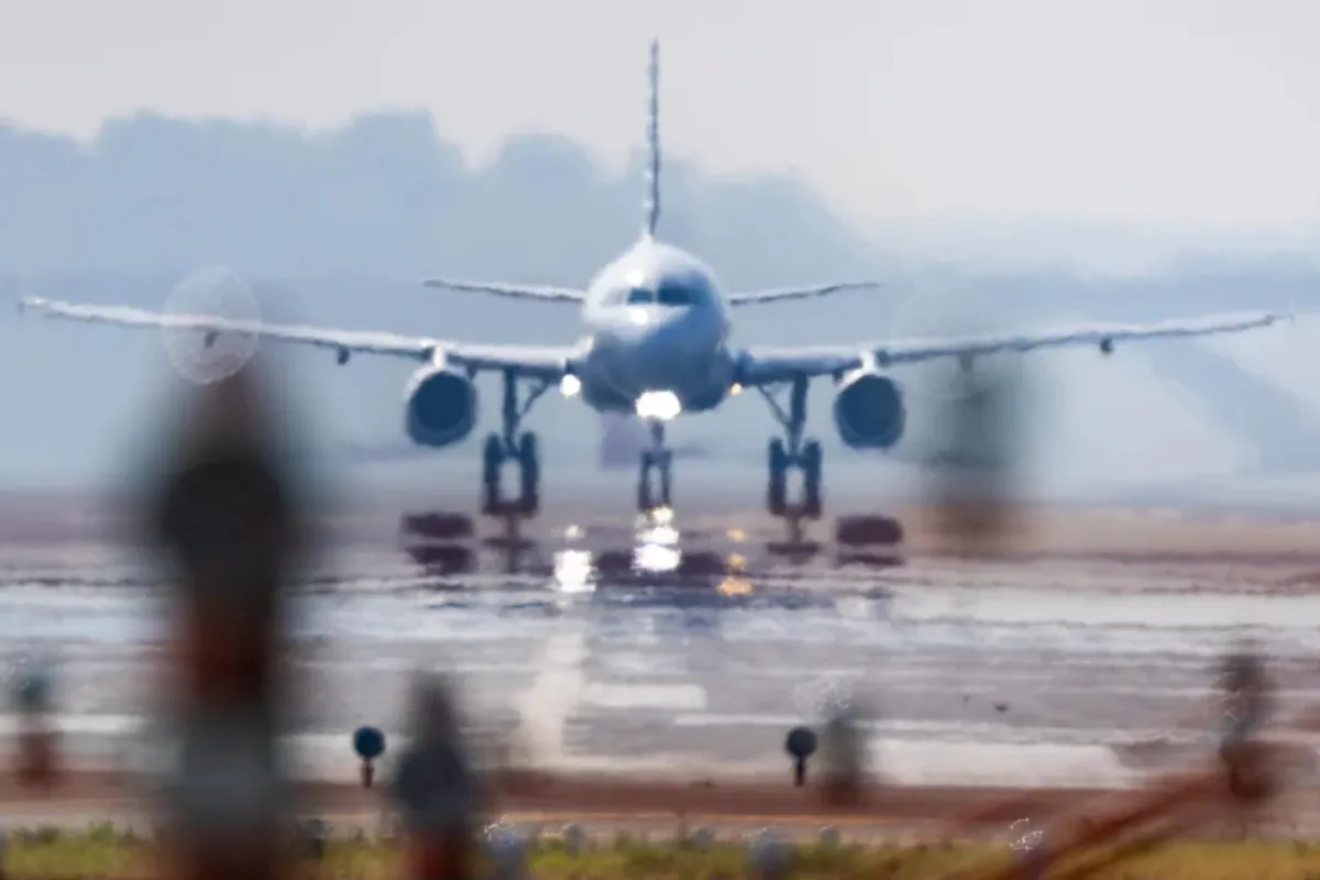 Un vuelo procedente de Madrid, afectado por la crisis de las turbulencias: Aterrizaje de emergencia en Río