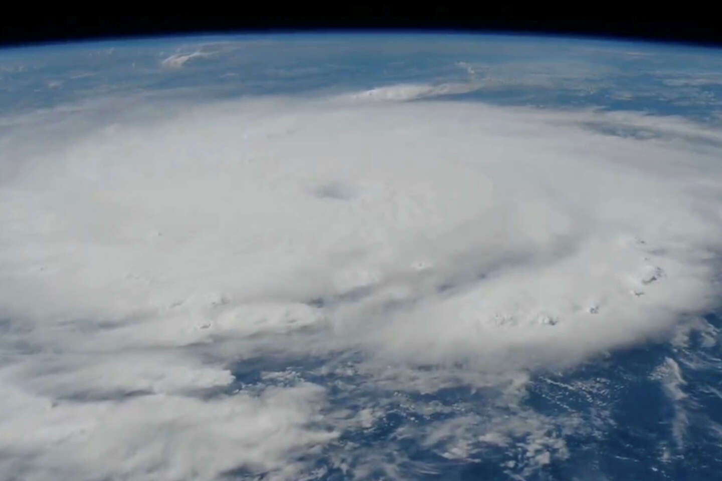 L’ouragan Béryl a fait au moins quatre morts dans les Antilles et se dirige désormais vers la Jamaïque