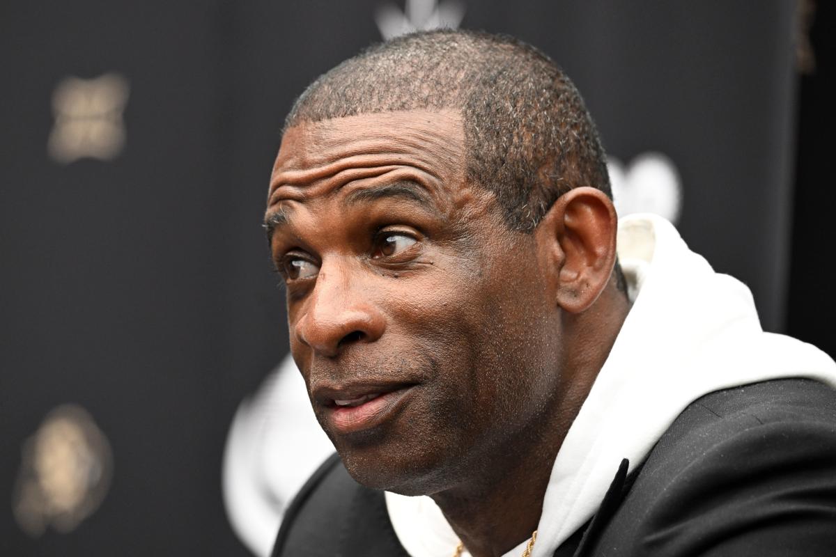 Deion Sanders warns recruits amid Julian Lewis buzz: 'They may drop your HS rankings'