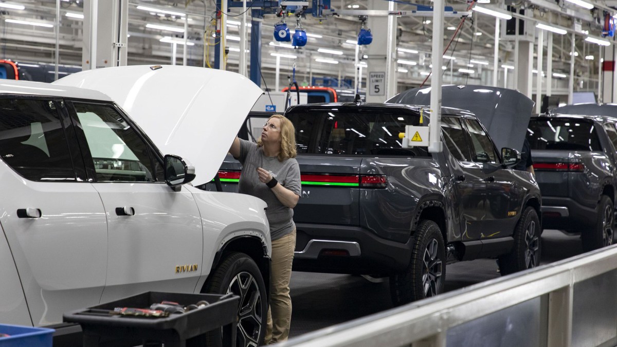 Rivian aims for profit by simplifying output and cutting costs