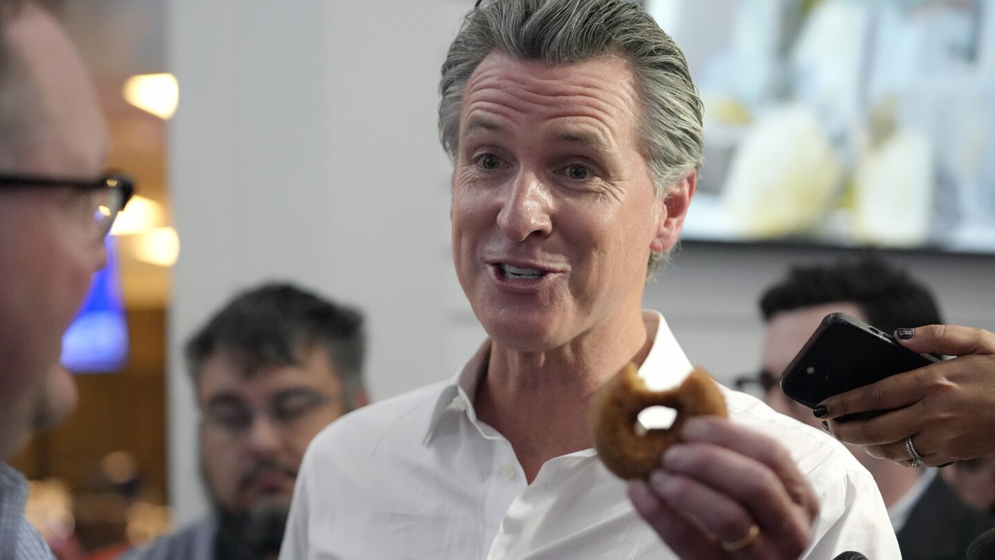 Gavin Newsom works to bolster Biden in a swing-state tour that could boost both their ambitions