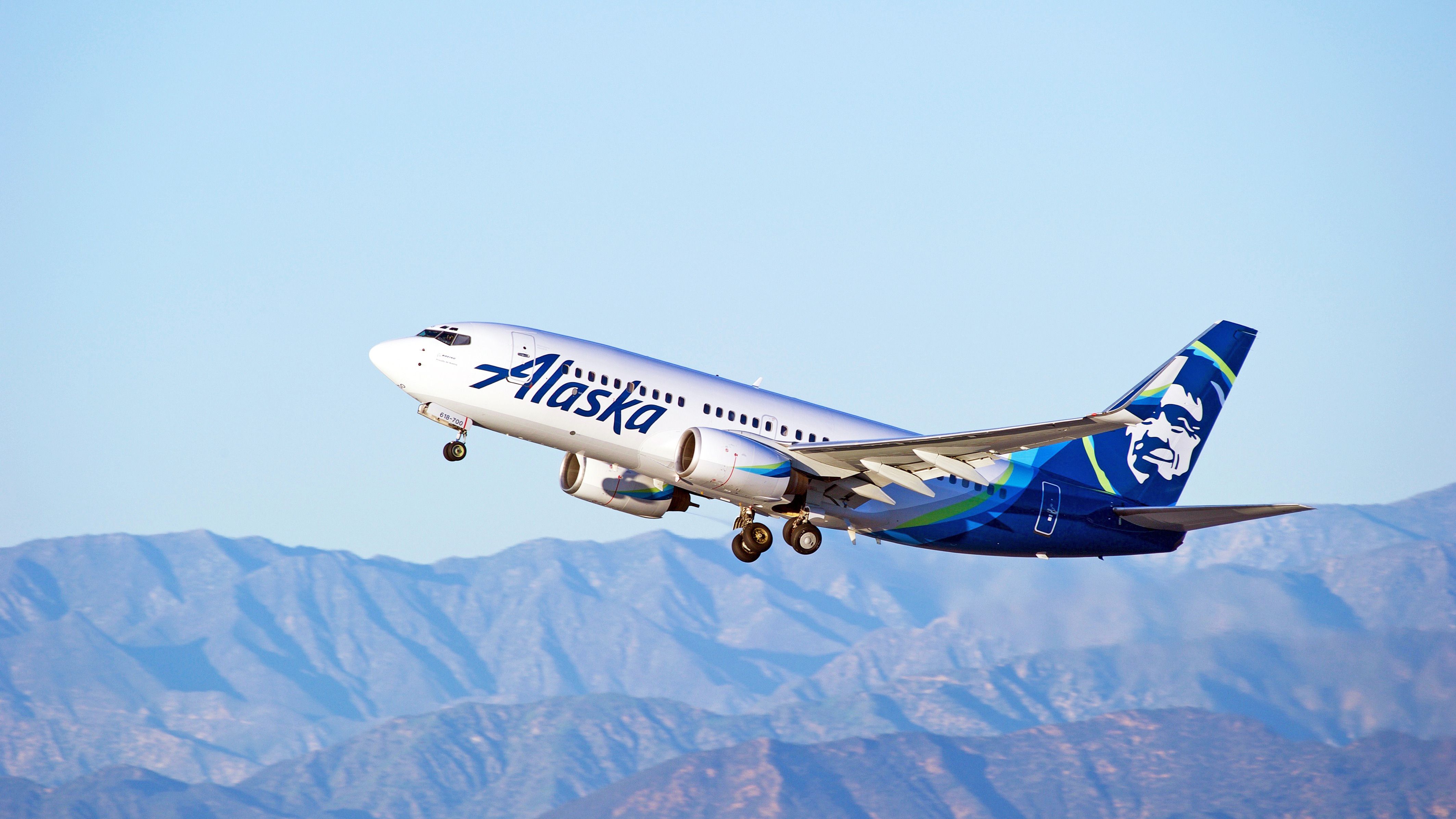 Alaska Airlines Is Offering 50% Partner Award Flights To Six Sunny Destinations This Winter