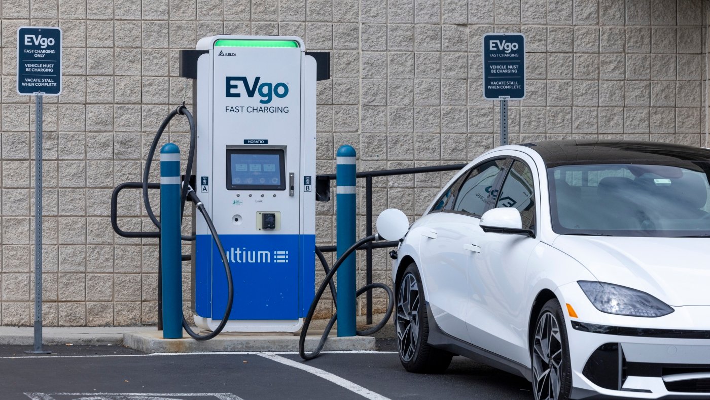 11 tips for a smooth EV road trip -- without the range anxiety
