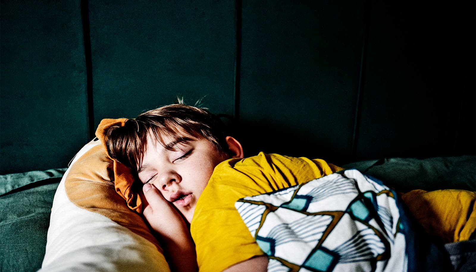 More sleep and less screen time benefit unmedicated kids with ADHD