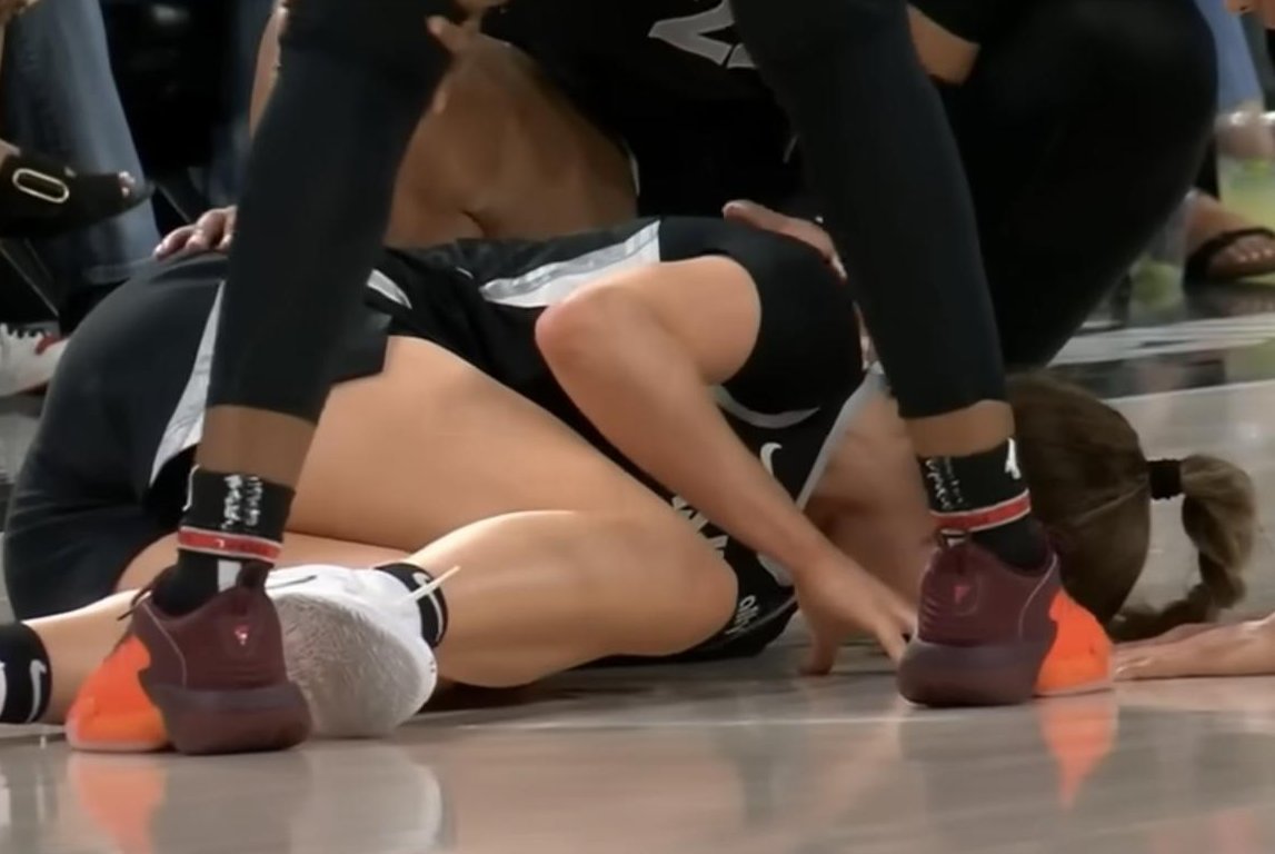 Aces rookie Kate Martin, Caitlin Clark's college teammate, injures leg vs. Sky