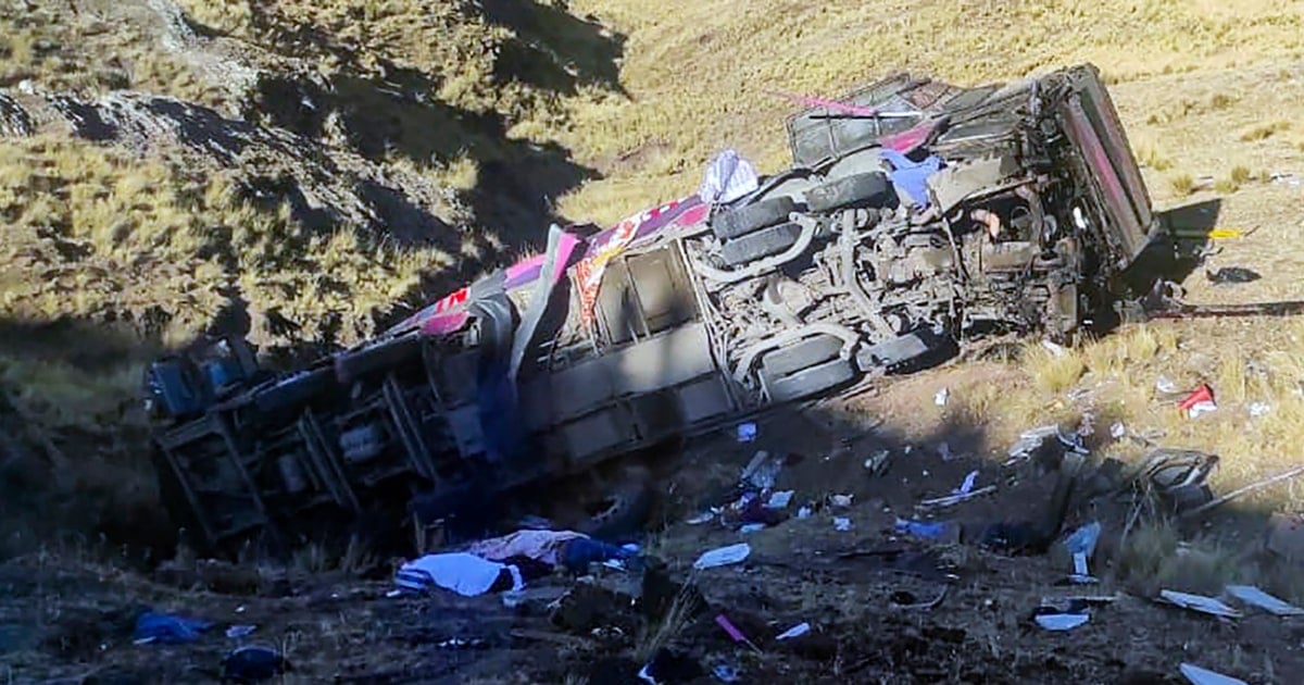 At least 25 dead in Peru crash as bus plunges 600 feet into the Andes