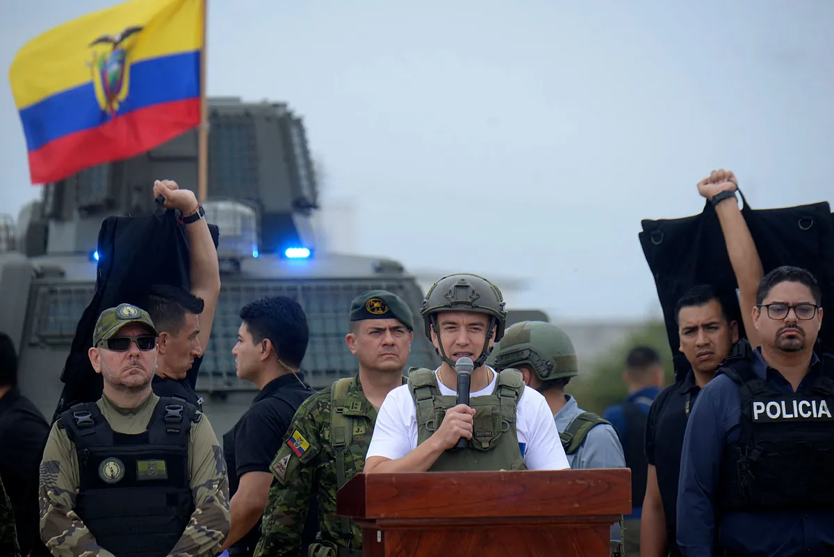 Policías y militares, con el presidente Noboa a la cabeza, toman Durán, la Sinaloa de Ecuador