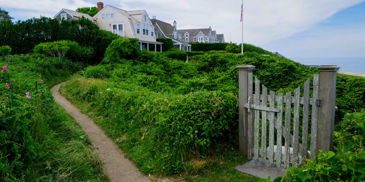 Nantucket's wealthy had another problem on their beaches this week