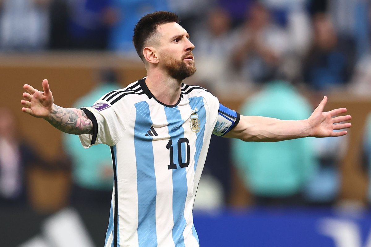 Argentina stays atop men's soccer rankings, USA drops five spots