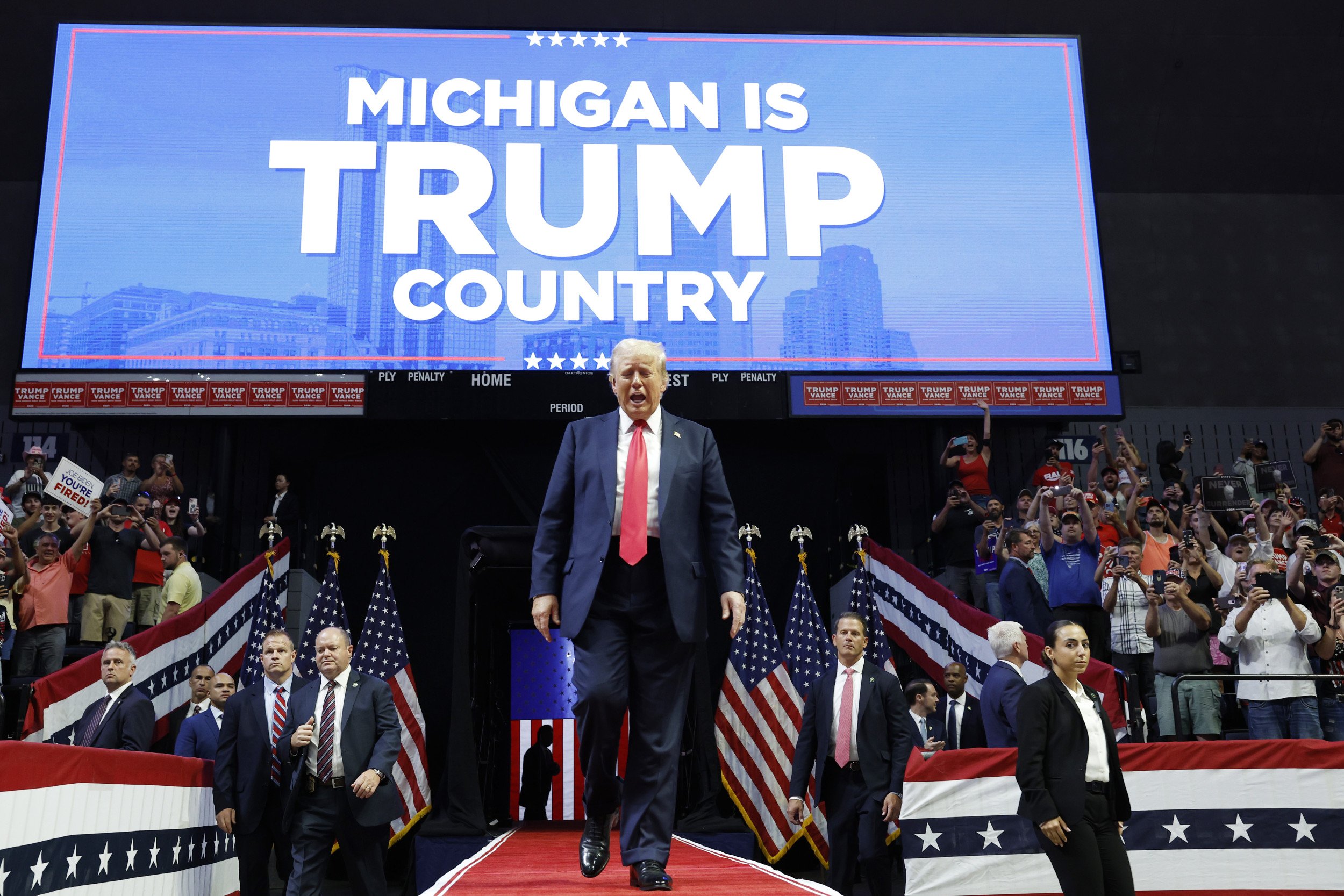 Key Moments from Donald Trump's Michigan Rally