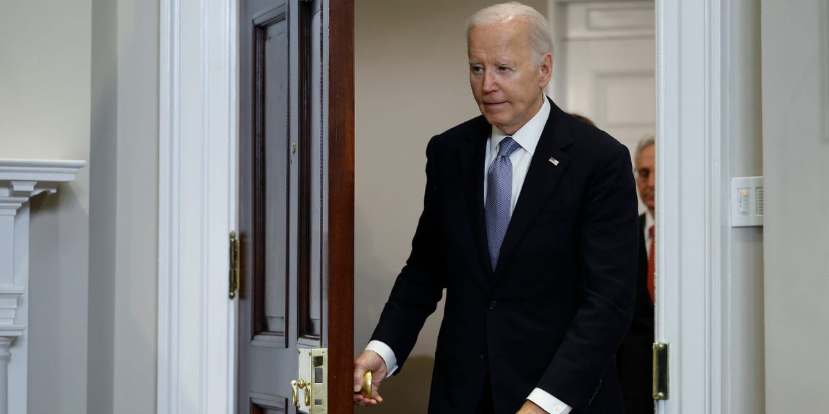 Most Democrats want Biden to step aside, making a plan to crown him the nominee early even more controversial