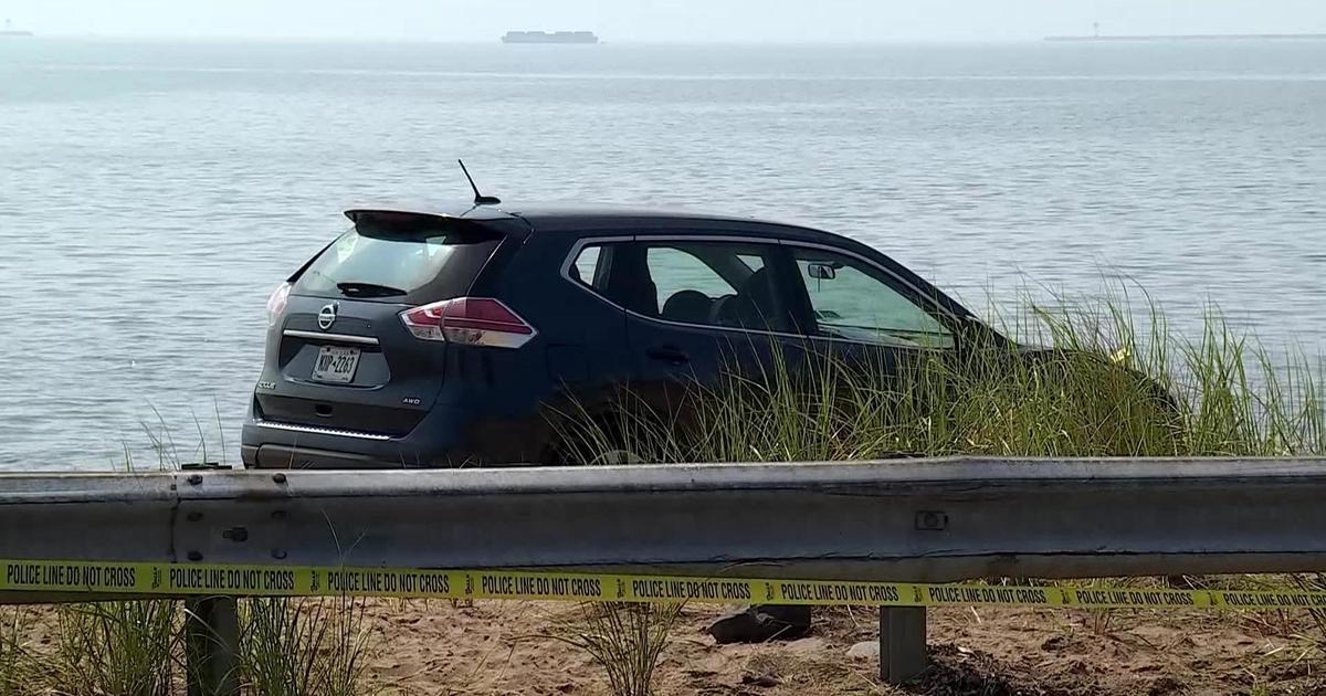 Man tried to drown children at beach, Connecticut police say