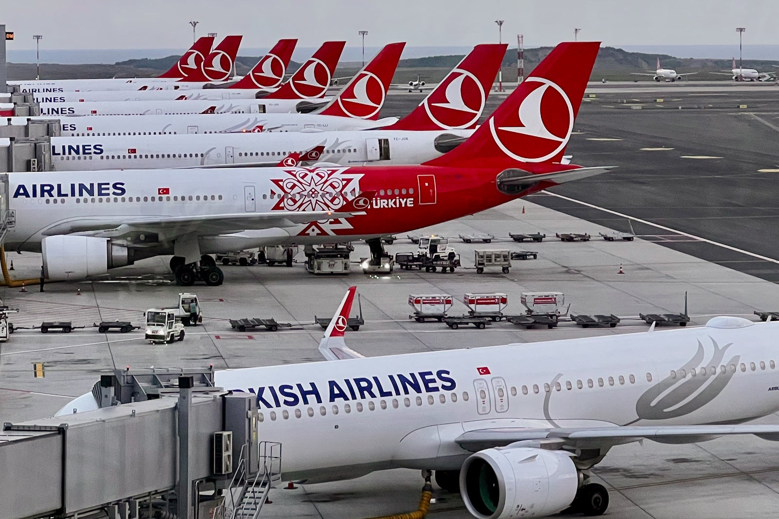 Turkish Airlines unveils new business class, free fleetwide Wi-Fi