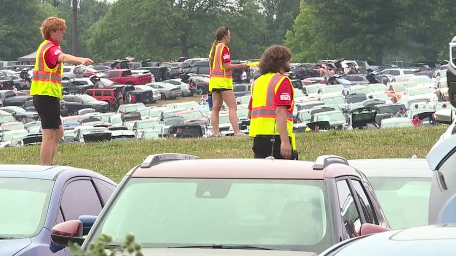 Bridge closure delays traffic for Blossom concertgoers at sold out show
