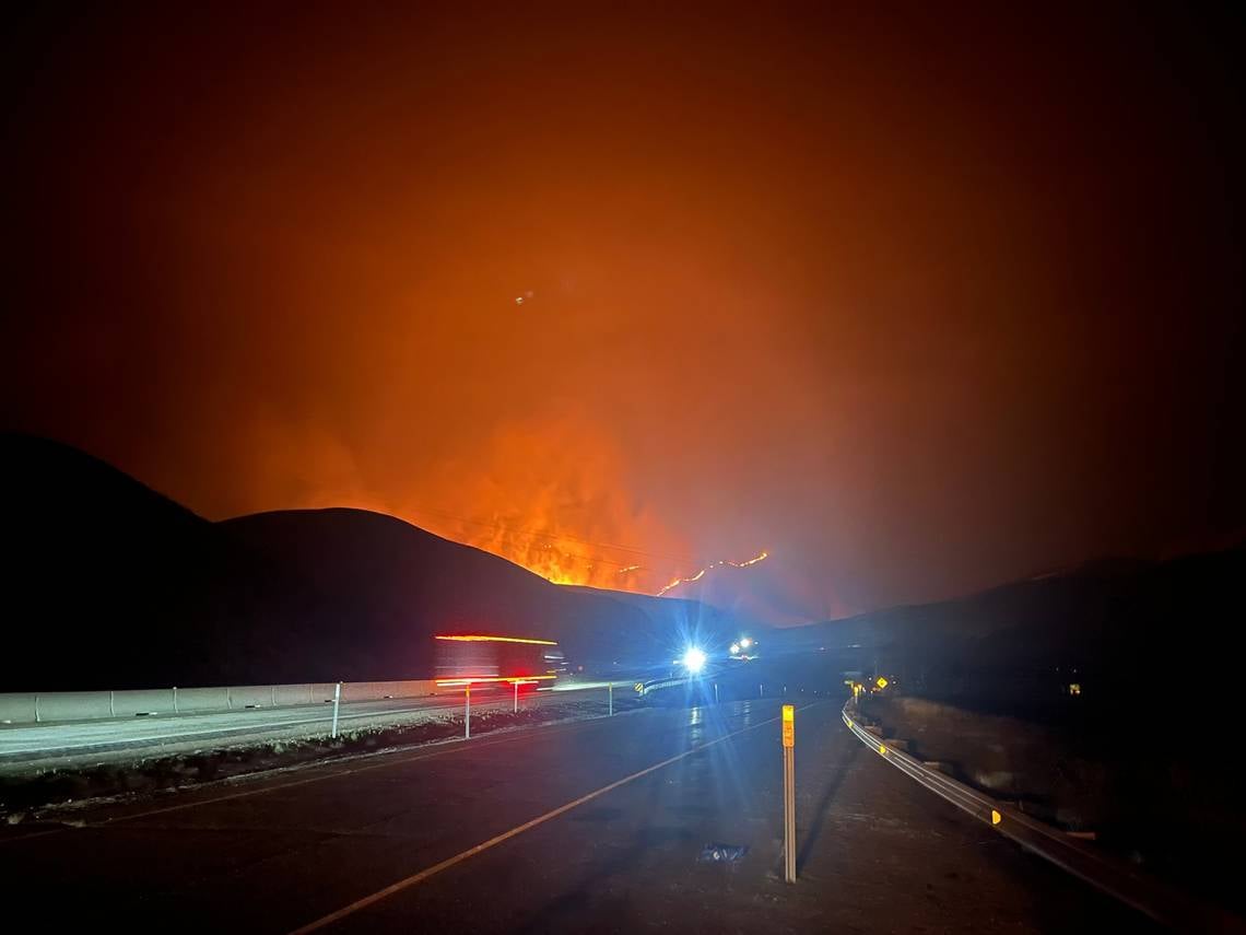 Update: I-84 shut down as wildfires burn in OR, WA. Travelers told to find another route