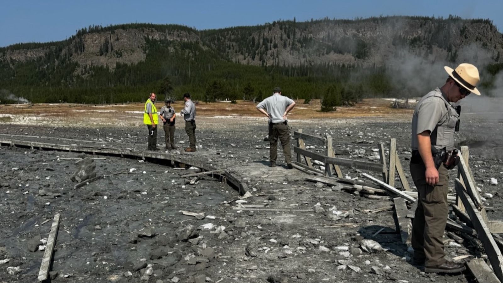 Explosión hidrotermal en Yellowstone lleva al cierre de partes del parque nacional