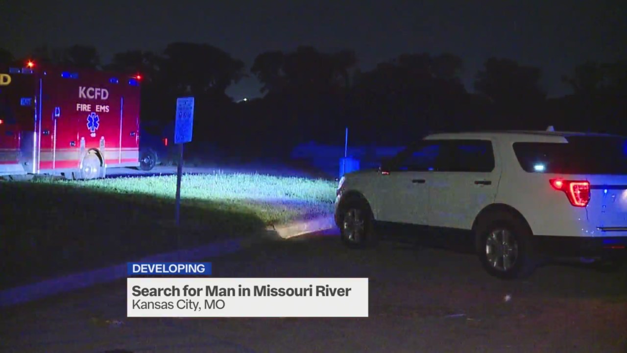 Kansas City first responders searching for man in Missouri River