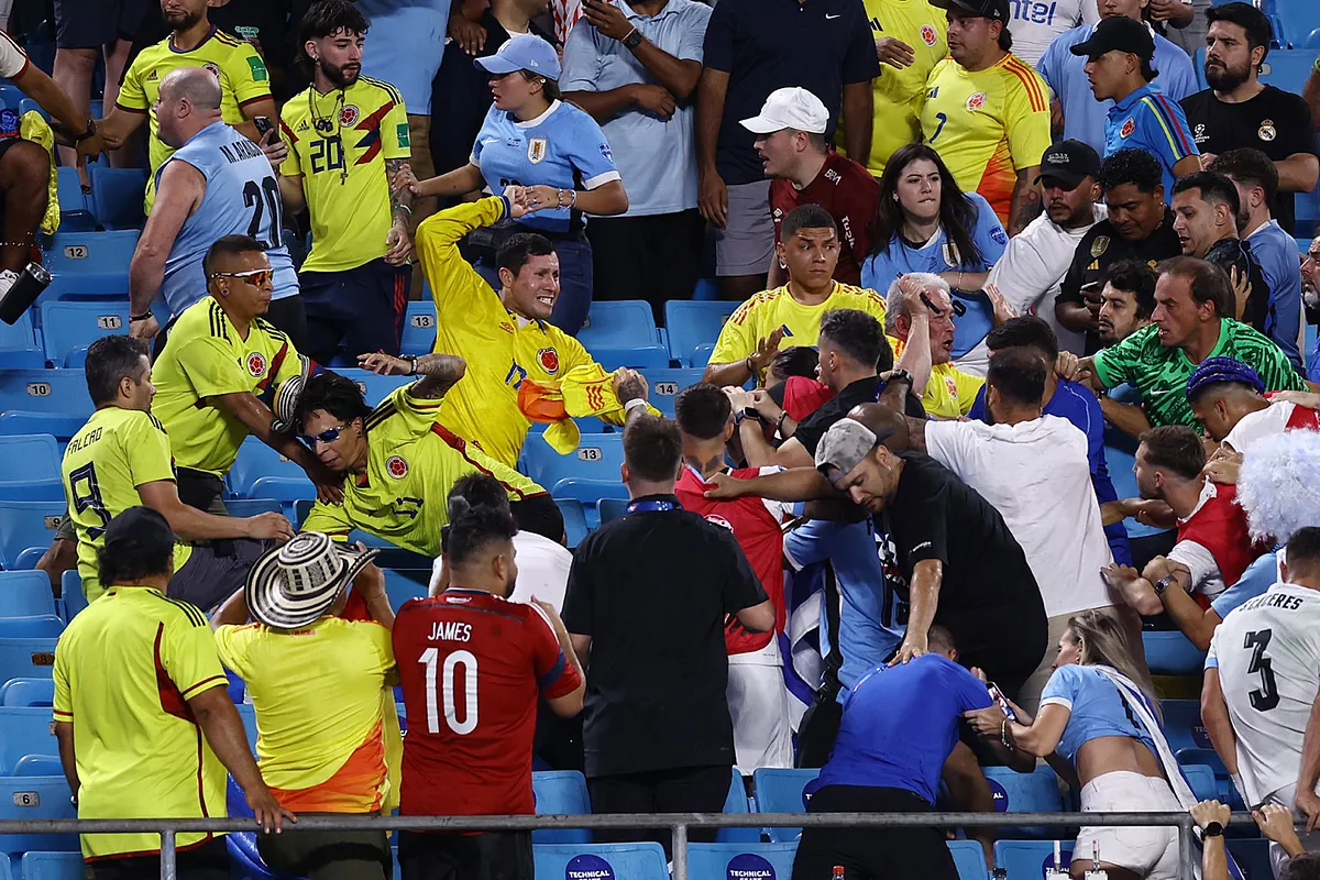 Vergonzosa batalla campal entre jugadores de Uruguay y aficionados de Colombia