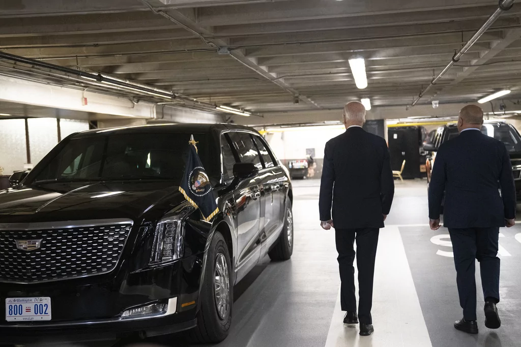 Three suspects arrested in robbery of Secret Service agent during Biden visit: Police