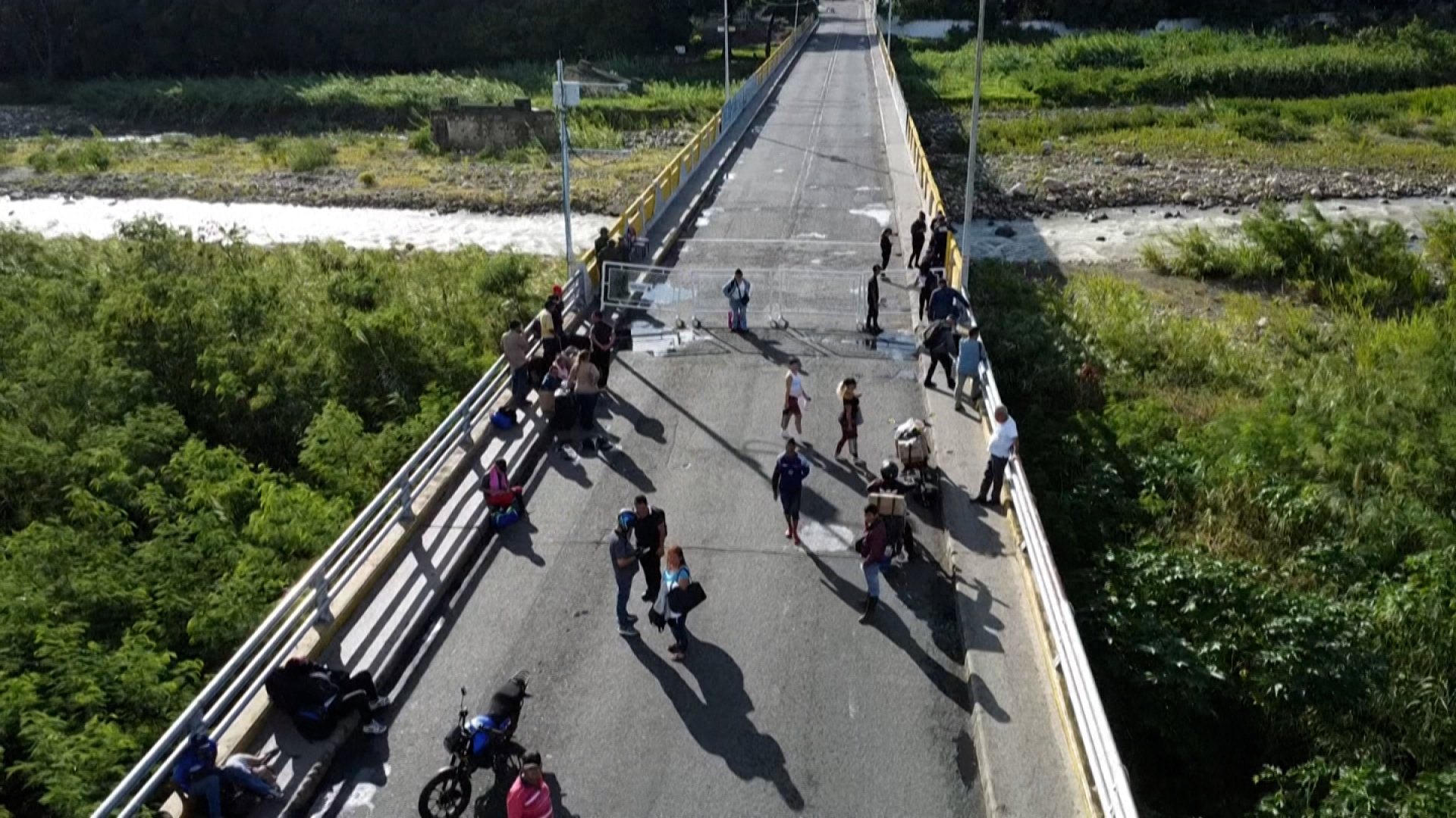 Gobierno de Venezuela cierra fronteras y pone en vigor otras medidas previo a las elecciones presidenciales del domingo
