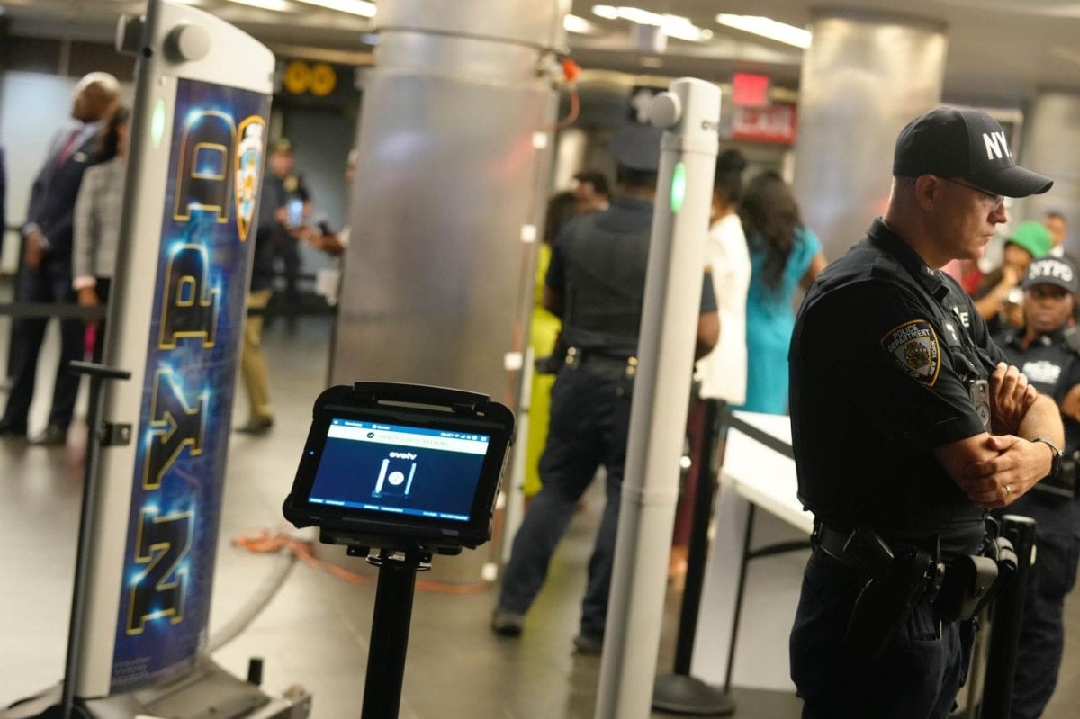 NYC pilots weapons scanners at subway stations