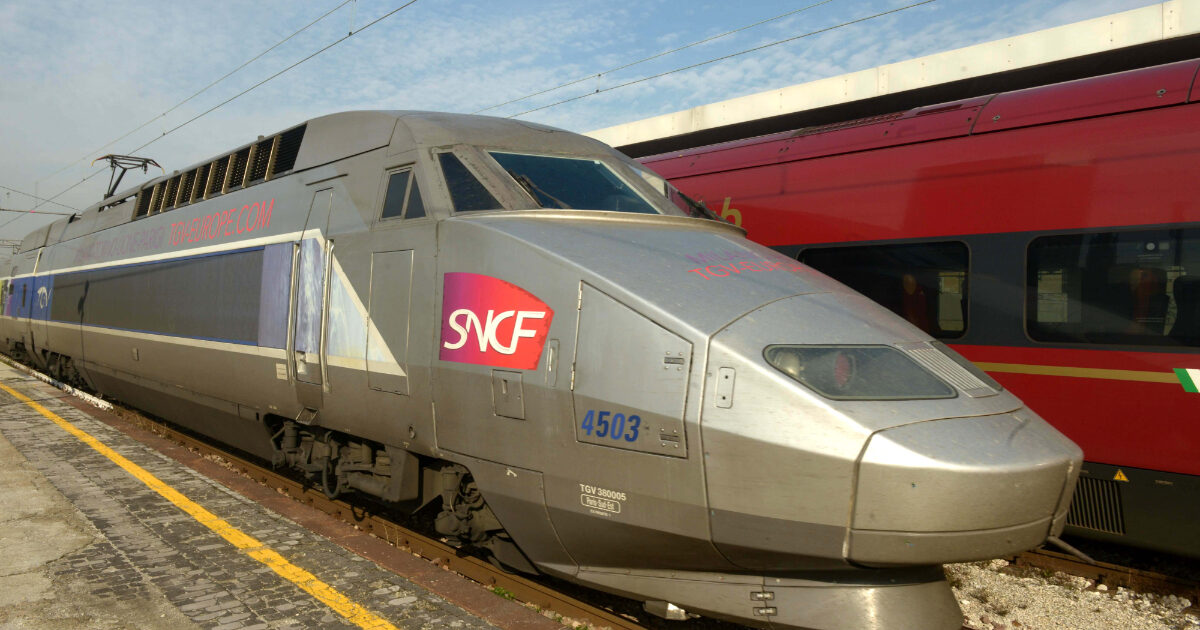 Attacchi ai treni francesi nel giorno del via alle Olimpiadi: la rete ferroviaria Tgv è in tilt