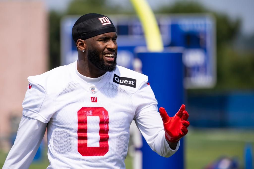 Brian Burns exits Giants practice early in possible injury worry