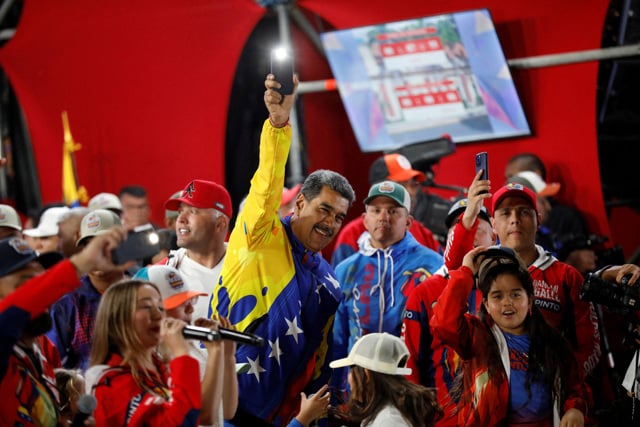 Il presidente venezuelano Nicolás Maduro rieletto tra le accuse di brogli