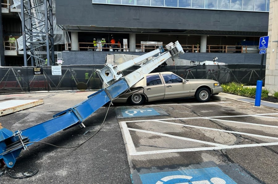 Crane crashes at Upper Arlington community center construction site