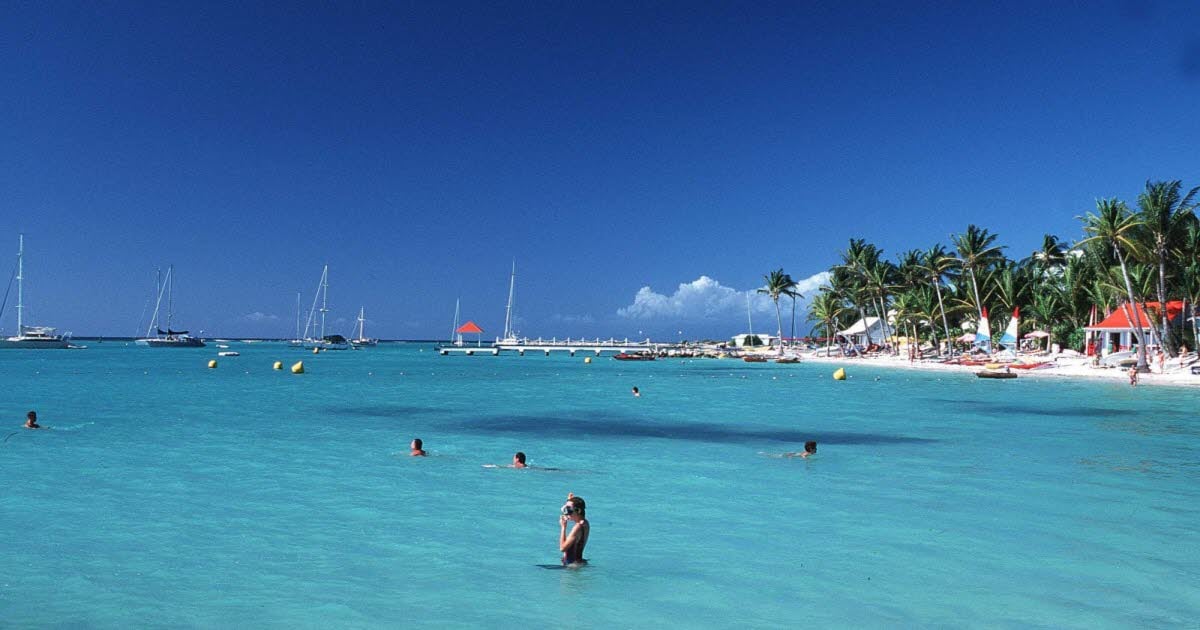 Enquête. Une saisonnière alsacienne tuée sur une plage en Guadeloupe