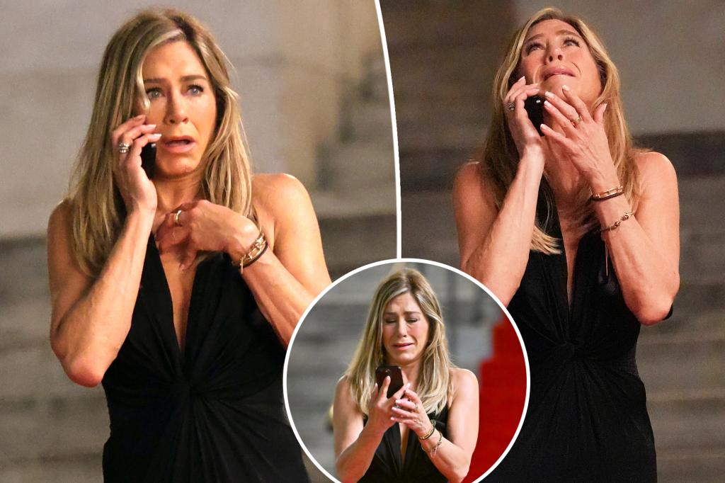 Jennifer Aniston cries on phone while filming 'Morning Show'