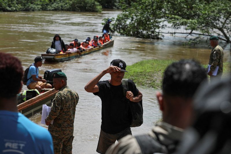 Analysis-Panama deportations unlikely to be enough to curb Darien crossings