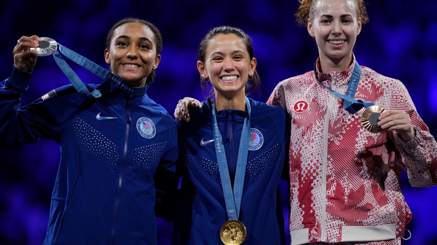 US fencers Kiefer and Scruggs take gold and silver in women's individual foil