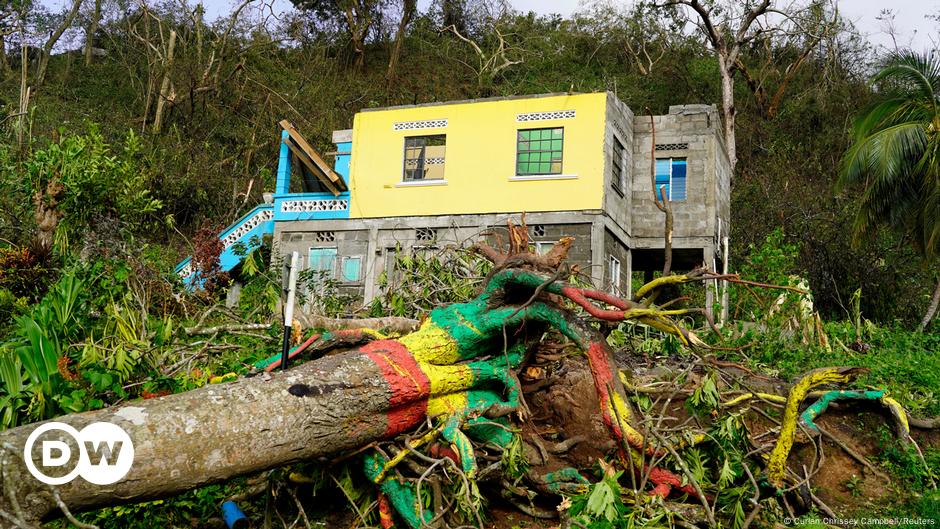 Hurricane Beryl barrels towards Jamaica