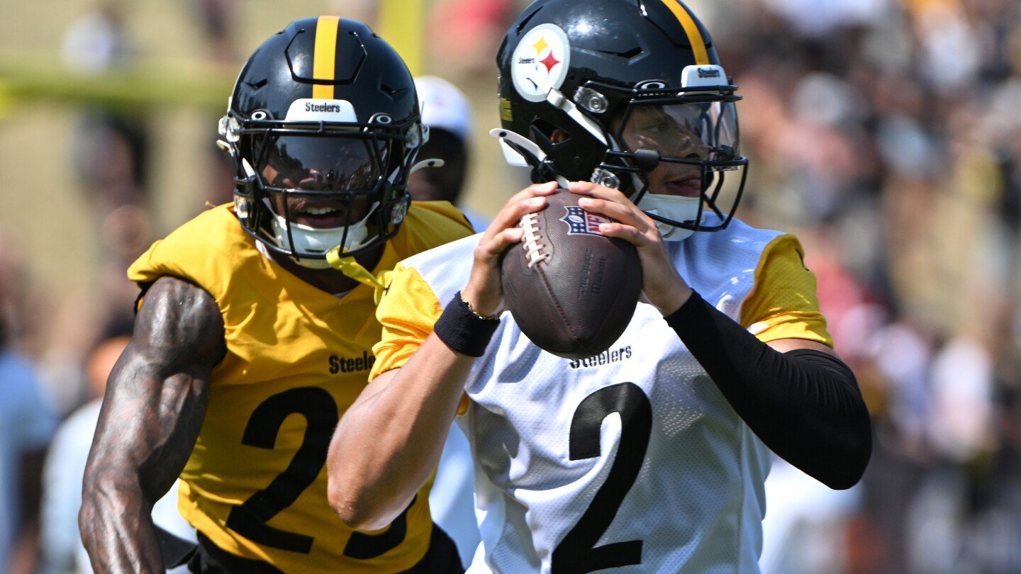 Led by Justin Fields, Steelers' offense shines in scrimmage