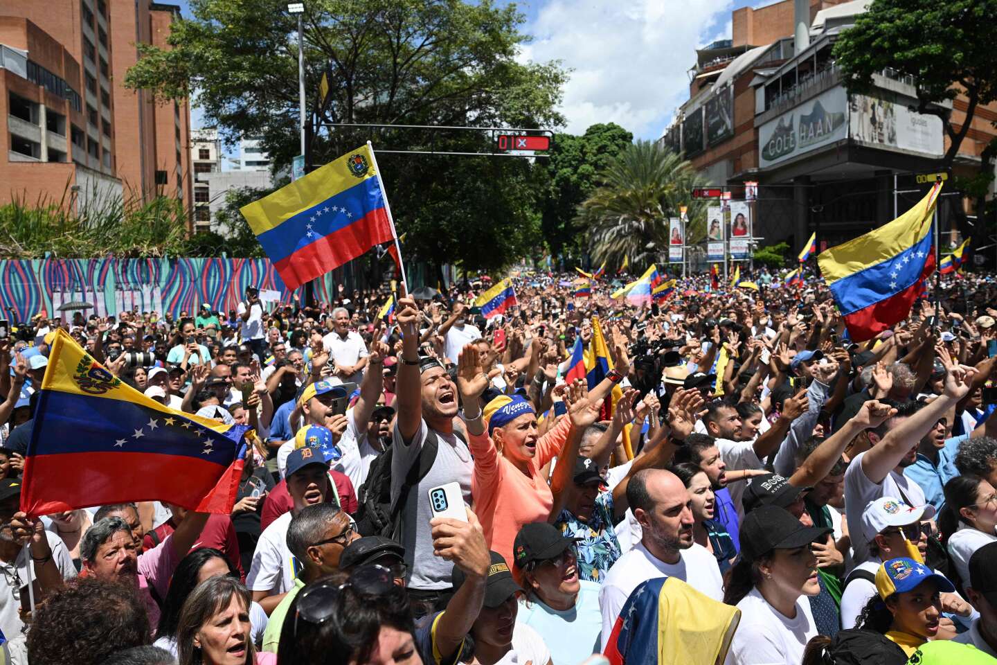 Venezuela : l’opposition, emmenée par sa cheffe, manifeste pour revendiquer la victoire à la présidentielle