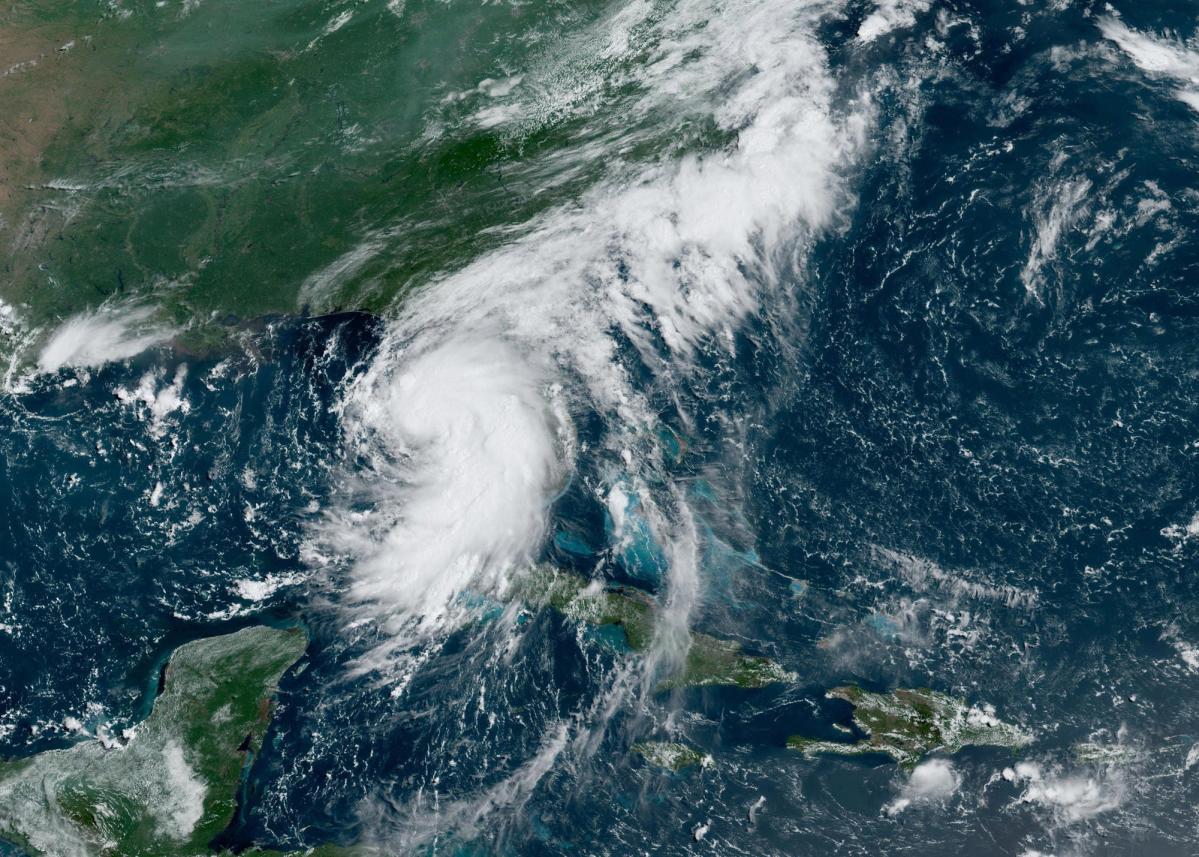 1,500 U.S. flights canceled as Tropical Storm Debby nears landfall, including 200 in Texas