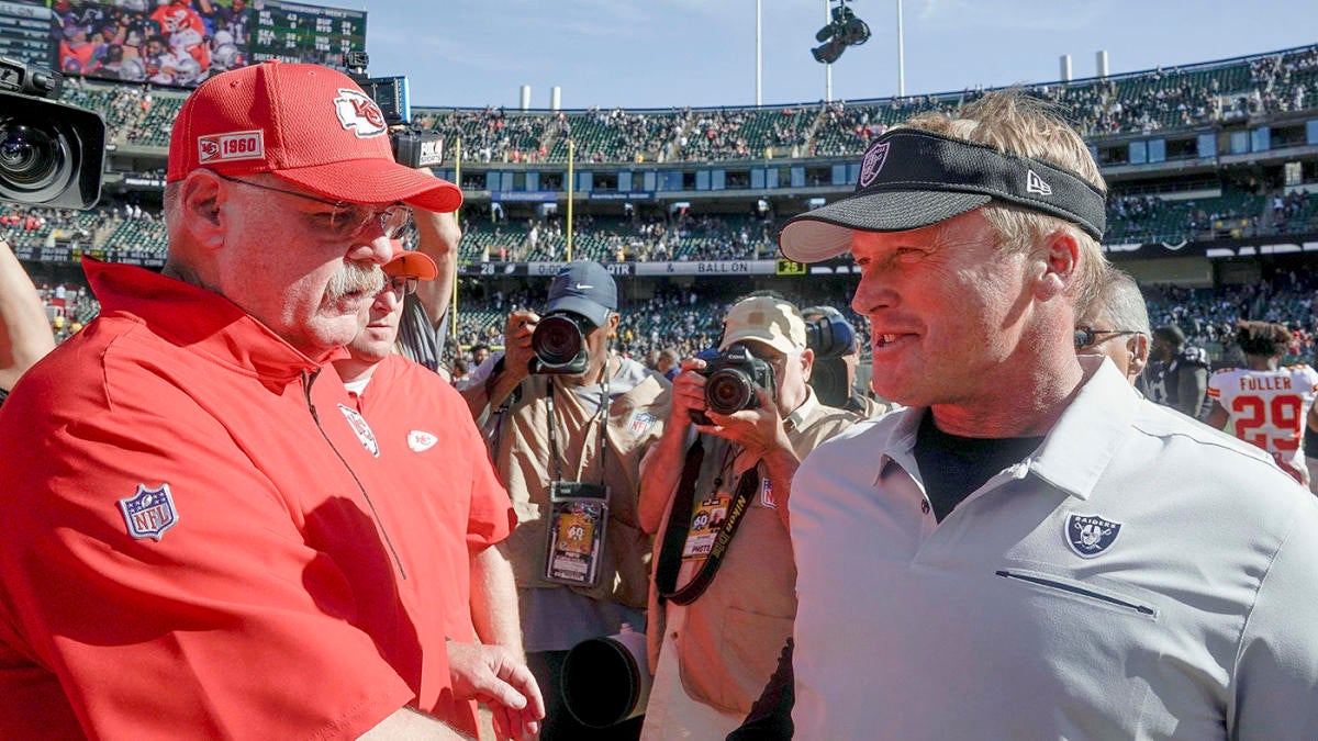 WATCH: Former NFL coach Jon Gruden helps out at Chiefs practice -- fully decked out in Kansas City gear