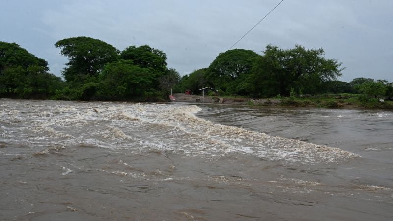 At least 30 dead after days of heavy rains in the Northern Triangle