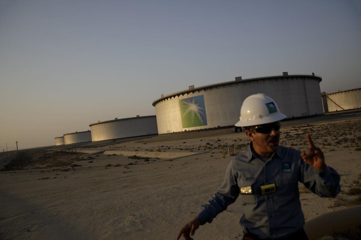 Saudi Arabia Raises Oil Prices to Asia in Sign of Faith in Demand