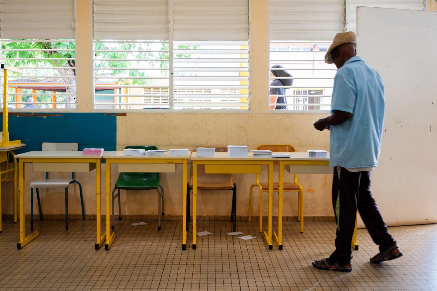 Législatives : les bureaux de vote ouvrent en outre-mer