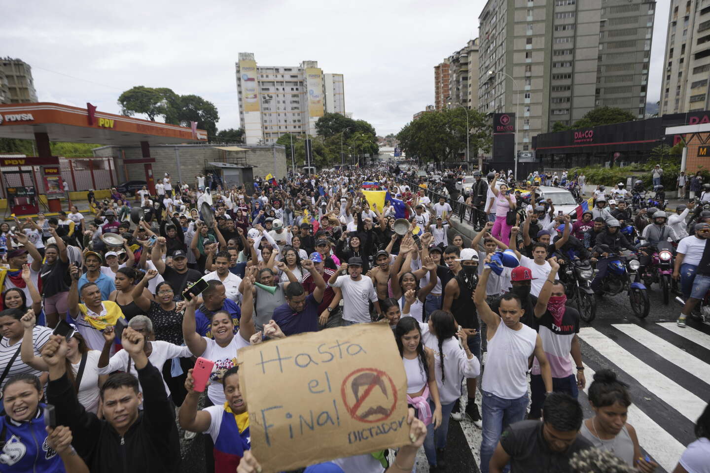 Venezuela : la rue en colère après la réélection contestée de Nicolas Maduro