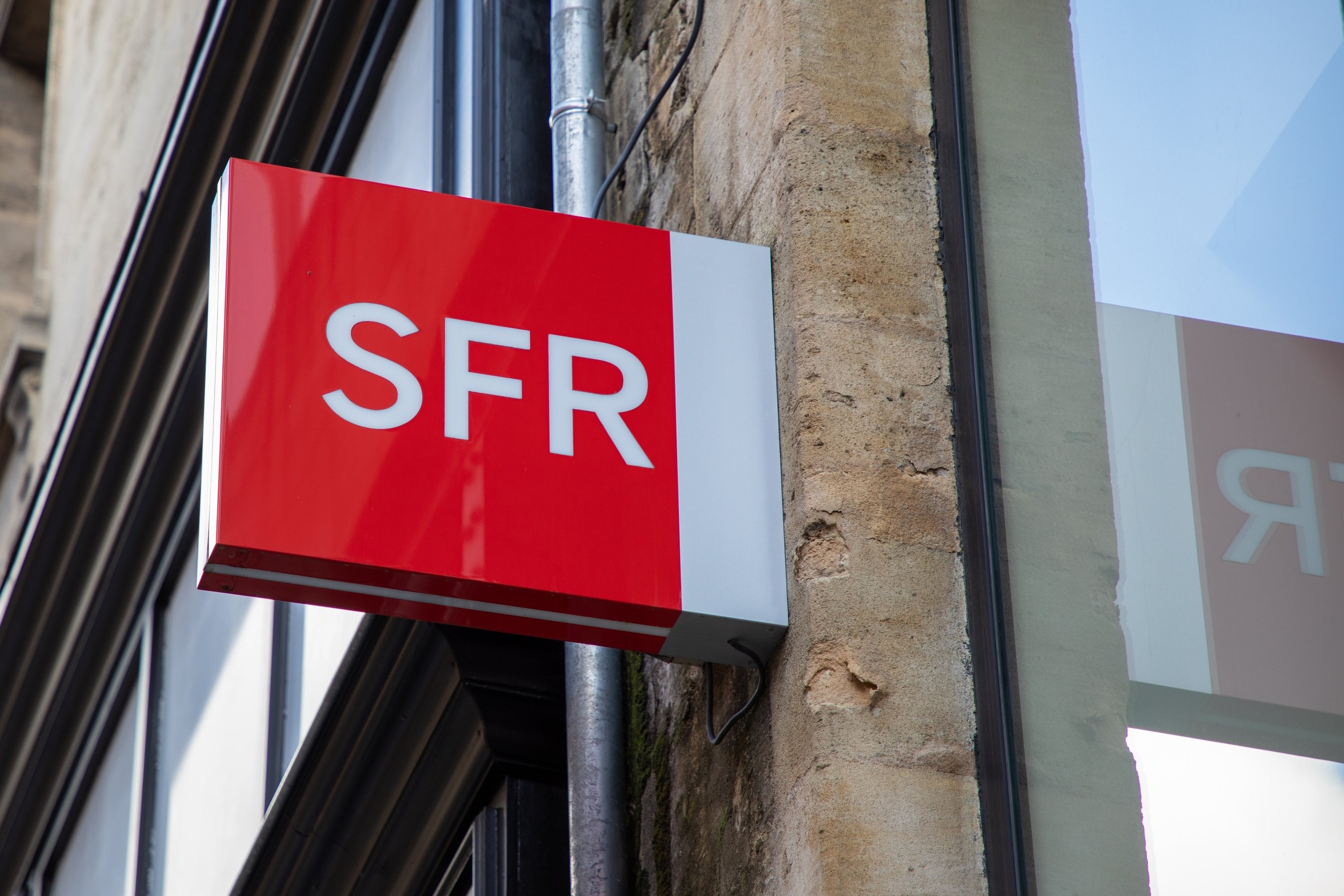 SFR double carrément le nombre de pays couverts par ses packs séjour, pour utiliser son mobile à l'étranger