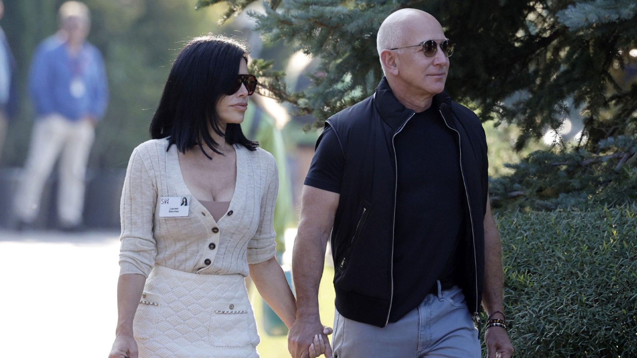 Lauren Sanchez Hand in Hand With Jeff Bezos For Billionaire Summer Camp