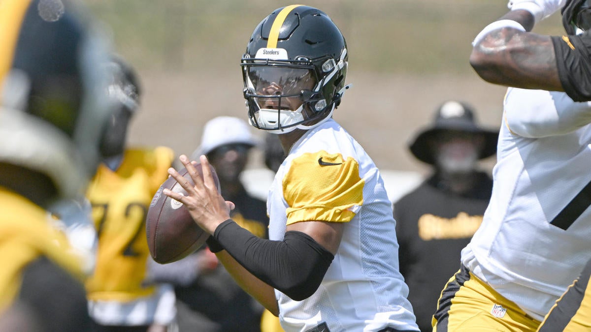 Steelers QB battle: Justin Fields 'adds a different element' to offense, allows us 'to get creative,' OC says