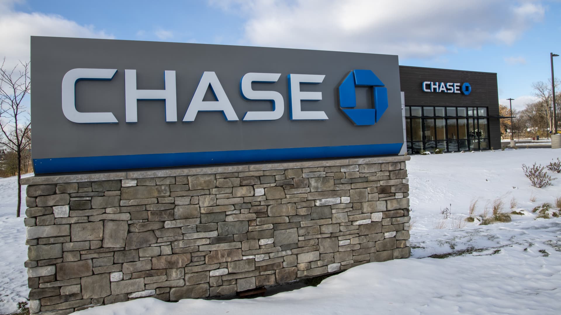 JPMorgan Chase opens more small-town branches in middle America