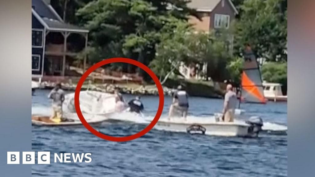 Moment teen stops runaway boat speeding in circles